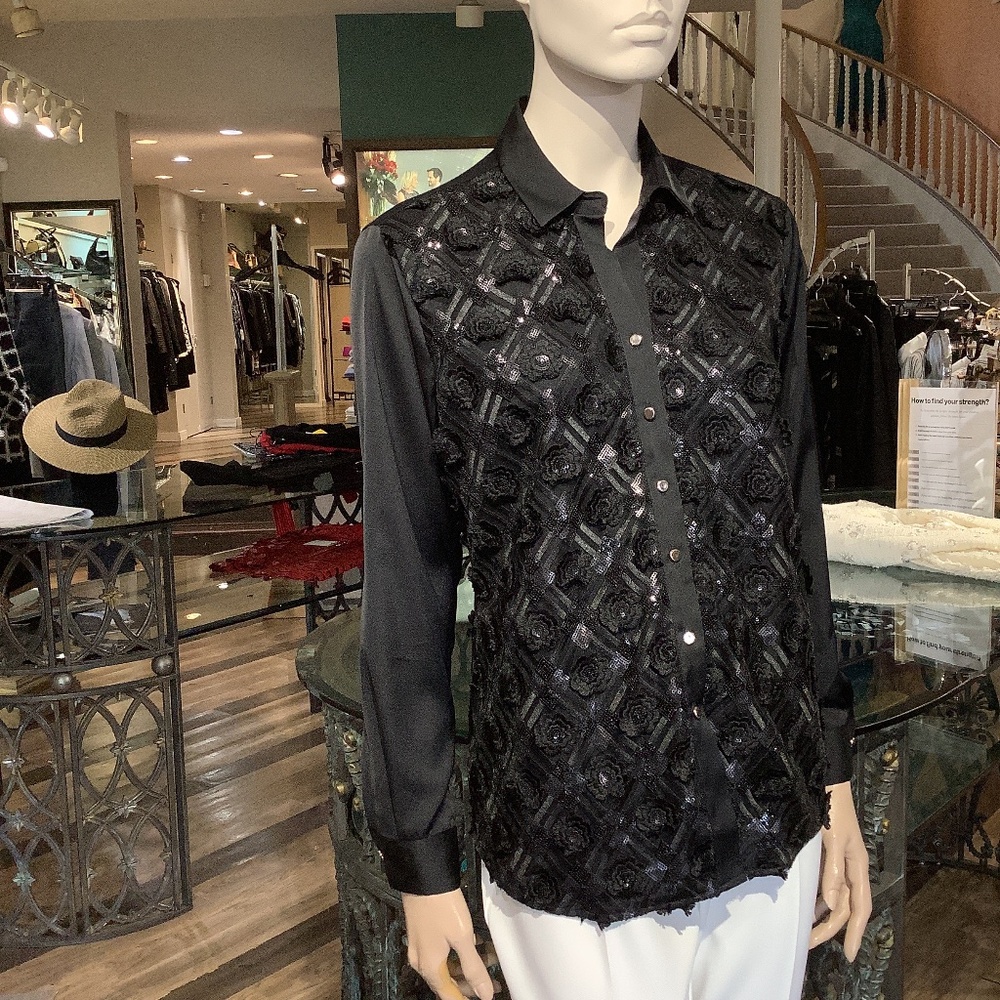 Fabulous viscosa Barcelino L/S blouse. 3 d  like floral lattice detail